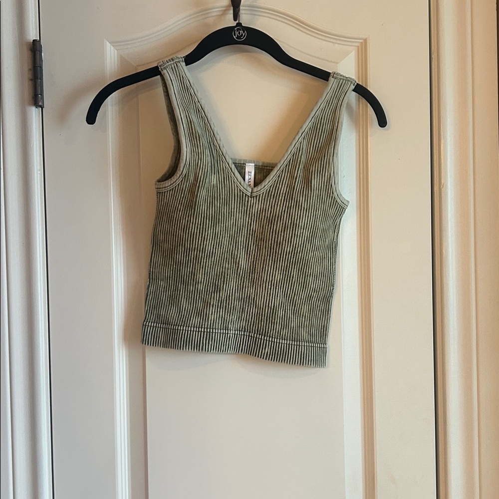 Ash Olive Striped cropped tank to with bra NEW - Picture 2 of 3